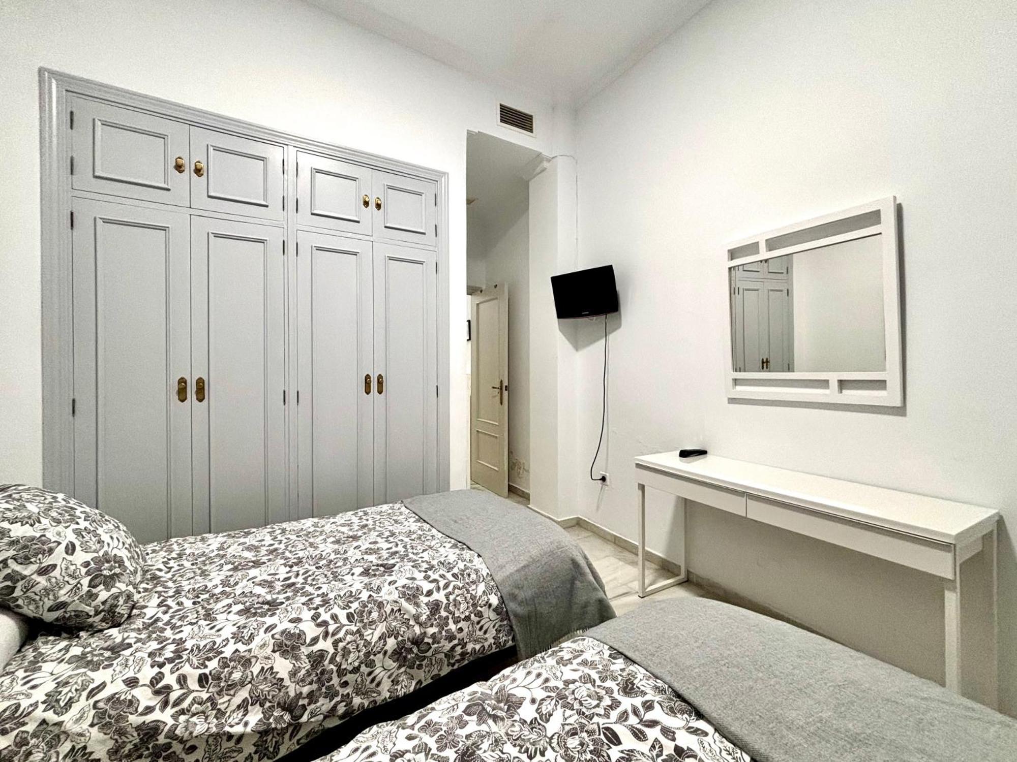El Reloj Del Viajero 2 Apartman Sevilla Kültér fotó